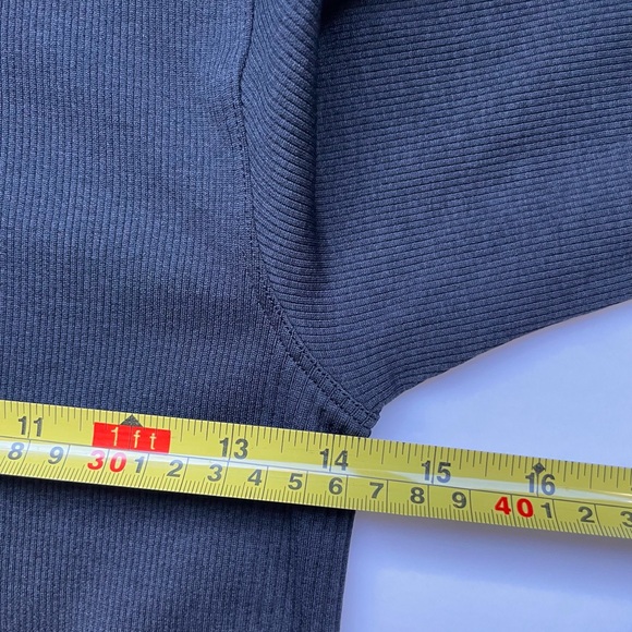 LULULEMON Black Ribbed Turtleneck Long Sleeve Top Form Fitting XS - Picture 3 of 6